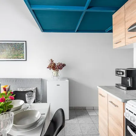 Sea Front In Apartment *