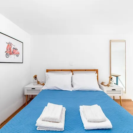 Sea Front In Apartment *